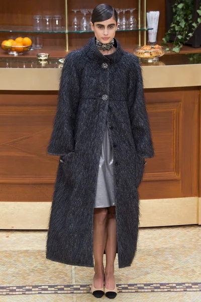 Look 50